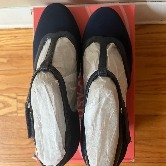 Easy Spirit Cara Women's Navy T-Strap Heels 7W - Picture 5 of 7